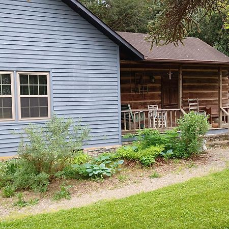 Restored1850S Log Cabin, With Gazebo And Gardens! 1 Mile To Downtown 웨버빌 외부 사진