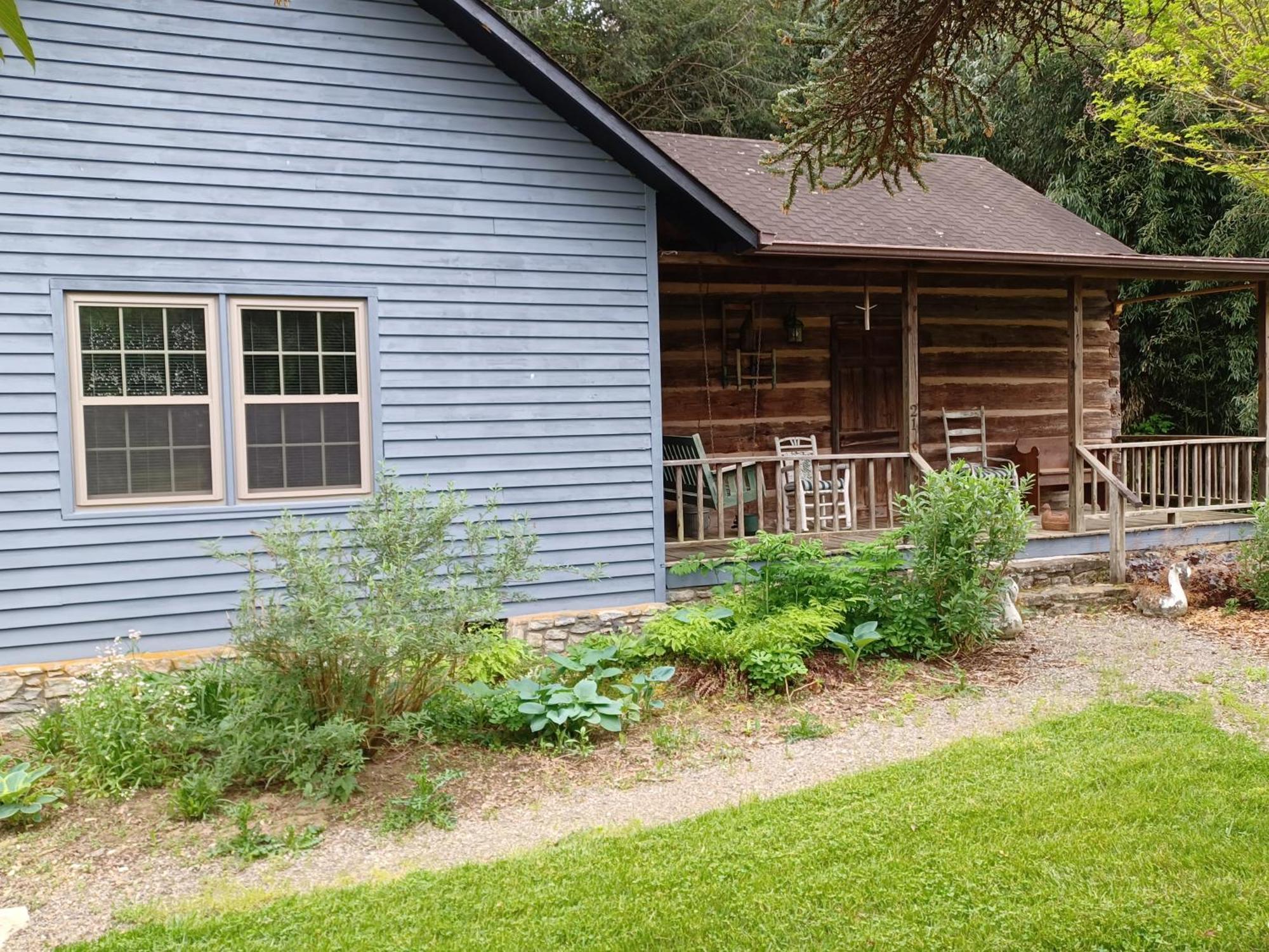 Restored1850S Log Cabin, With Gazebo And Gardens! 1 Mile To Downtown 웨버빌 외부 사진