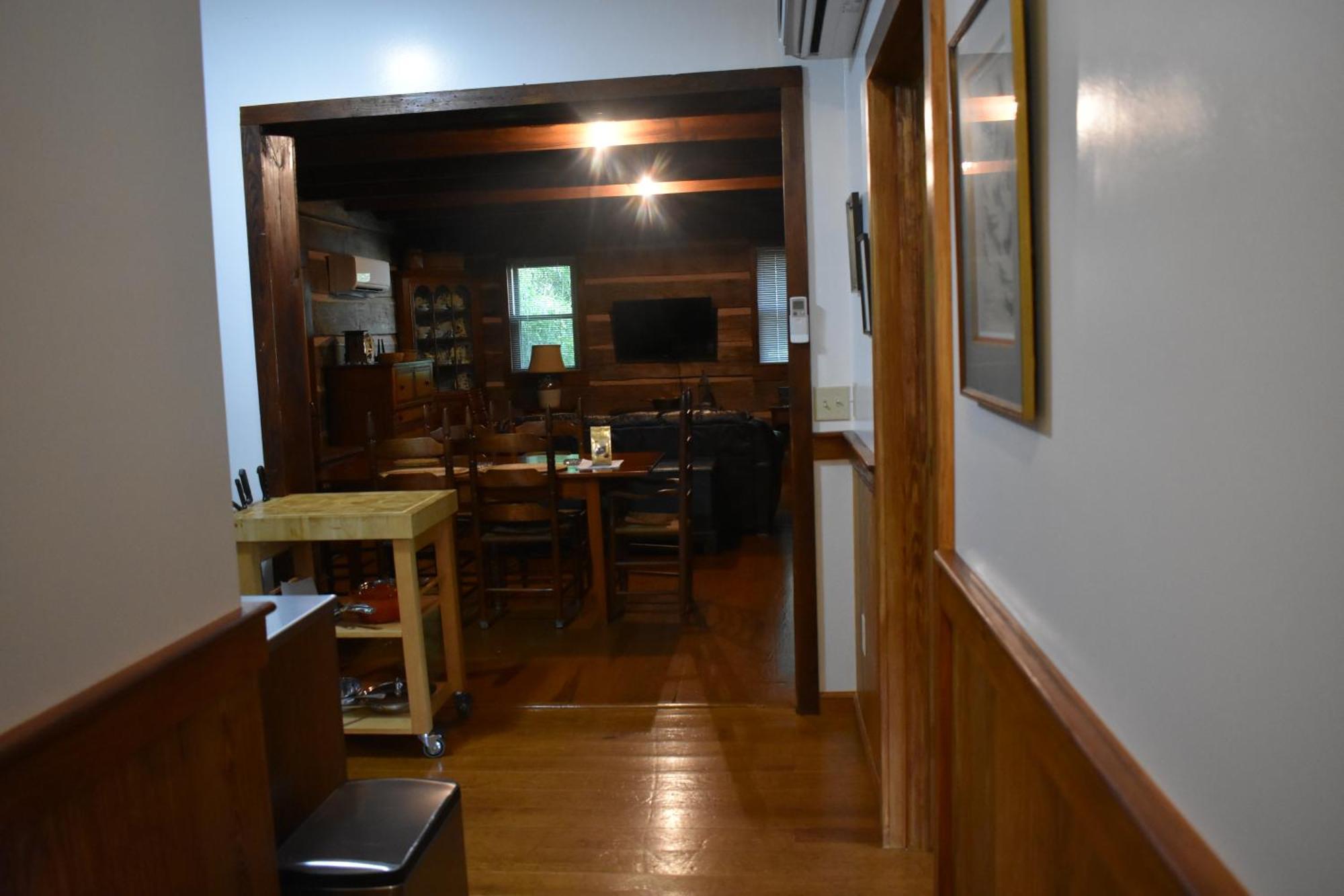 Restored1850S Log Cabin, With Gazebo And Gardens! 1 Mile To Downtown 웨버빌 외부 사진