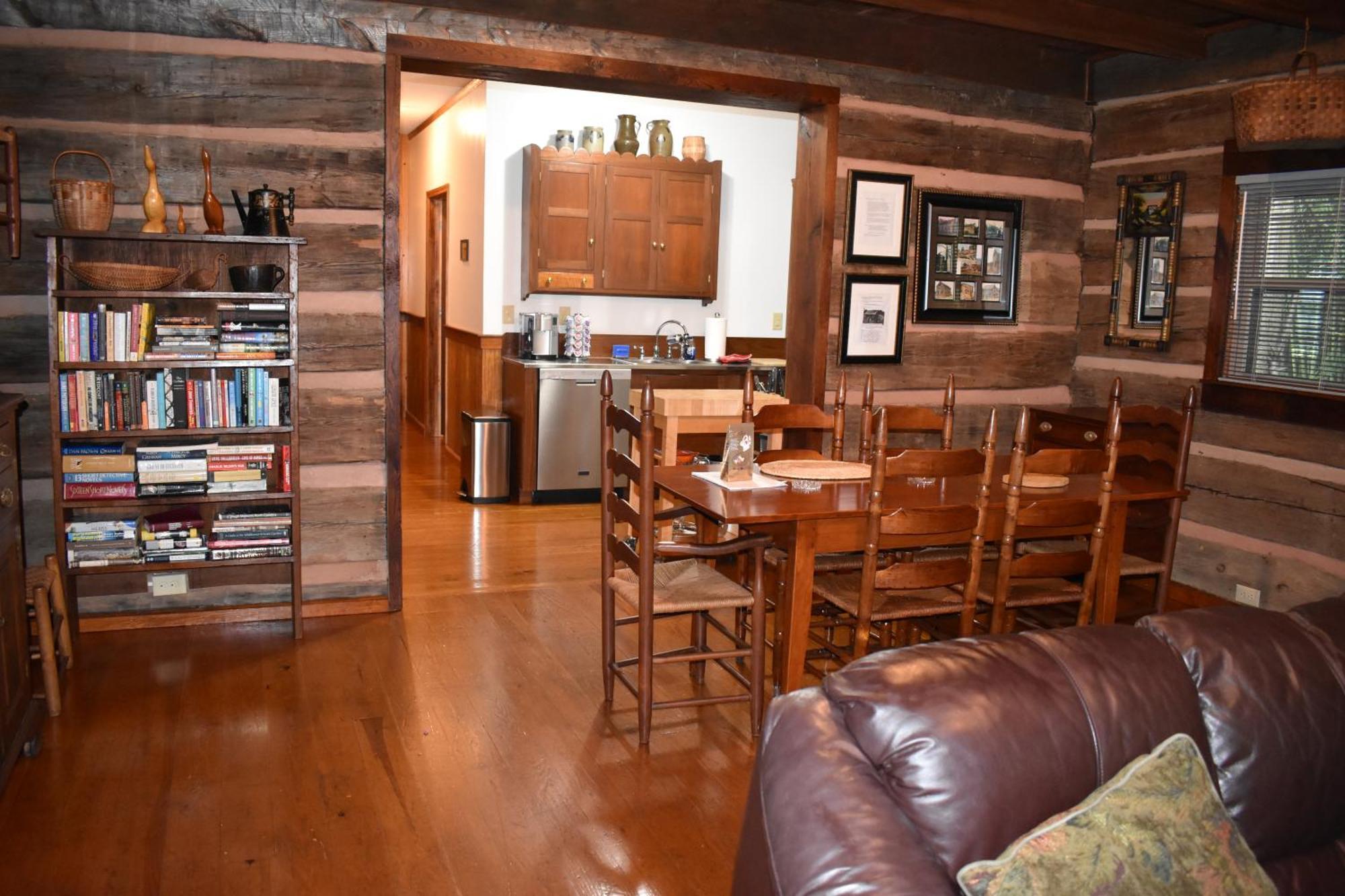 Restored1850S Log Cabin, With Gazebo And Gardens! 1 Mile To Downtown 웨버빌 외부 사진
