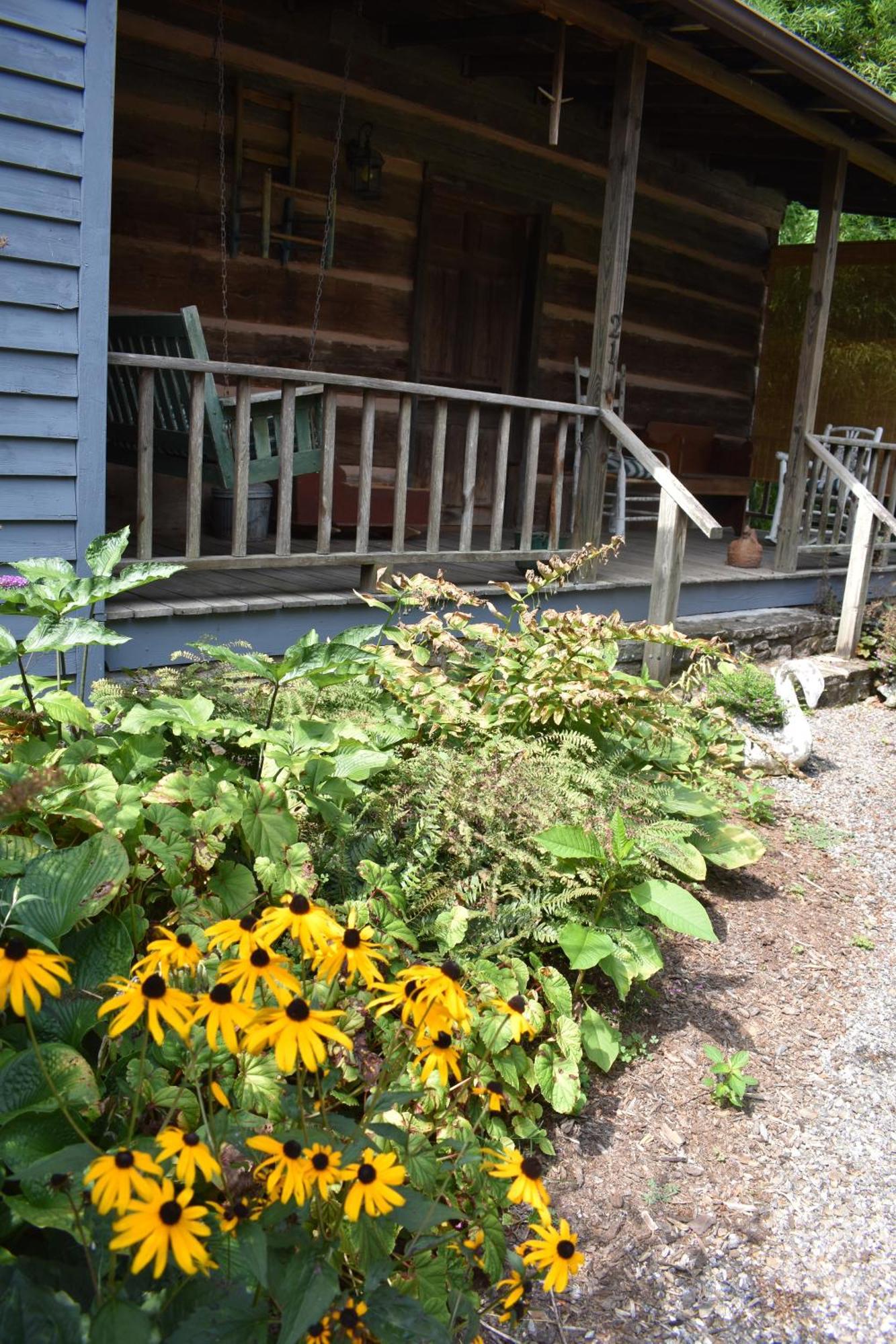 Restored1850S Log Cabin, With Gazebo And Gardens! 1 Mile To Downtown 웨버빌 외부 사진