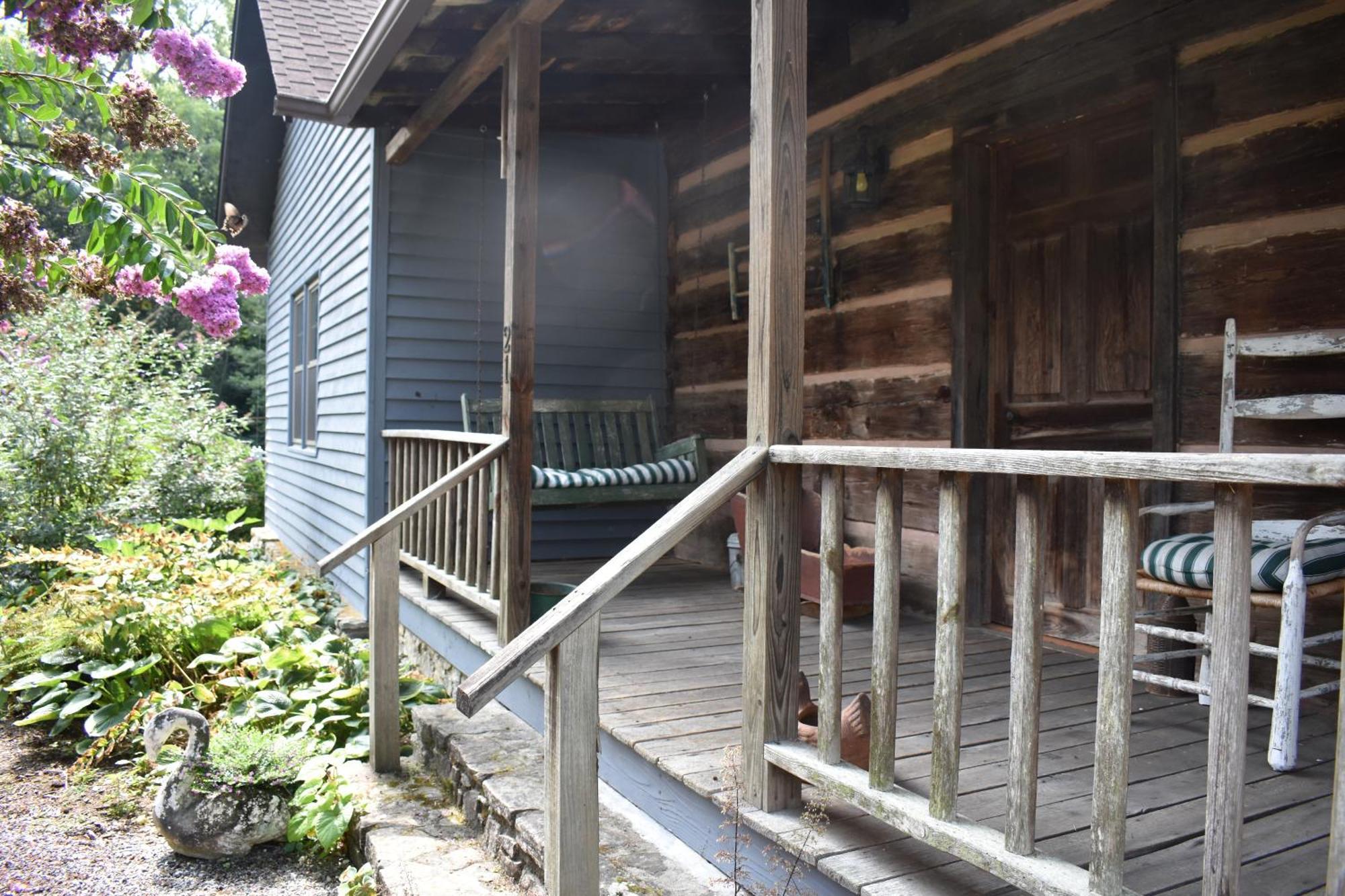 Restored1850S Log Cabin, With Gazebo And Gardens! 1 Mile To Downtown 웨버빌 외부 사진