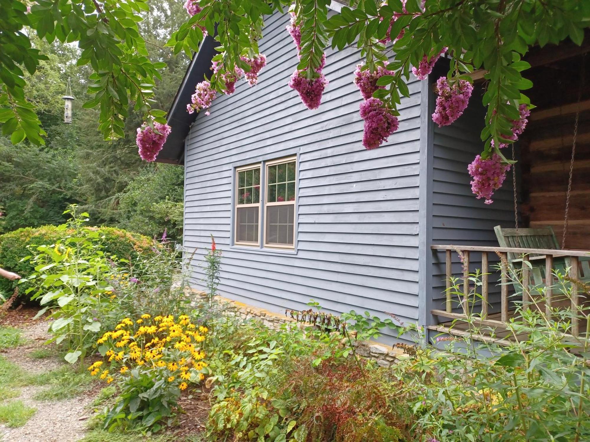 Restored1850S Log Cabin, With Gazebo And Gardens! 1 Mile To Downtown 웨버빌 외부 사진